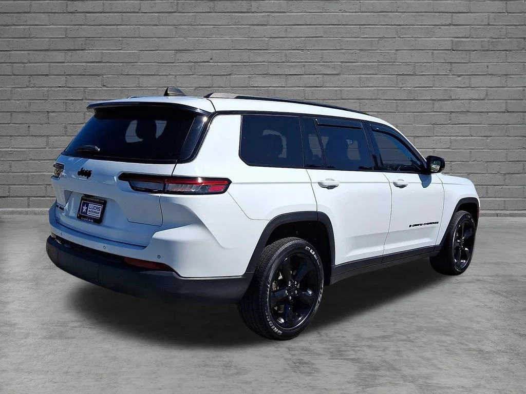 Used 2023 Bright White Clearcoat Jeep Altitude image 12