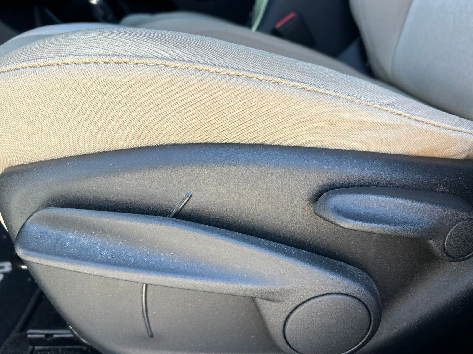 Used 2015 White Jeep Sport image 26