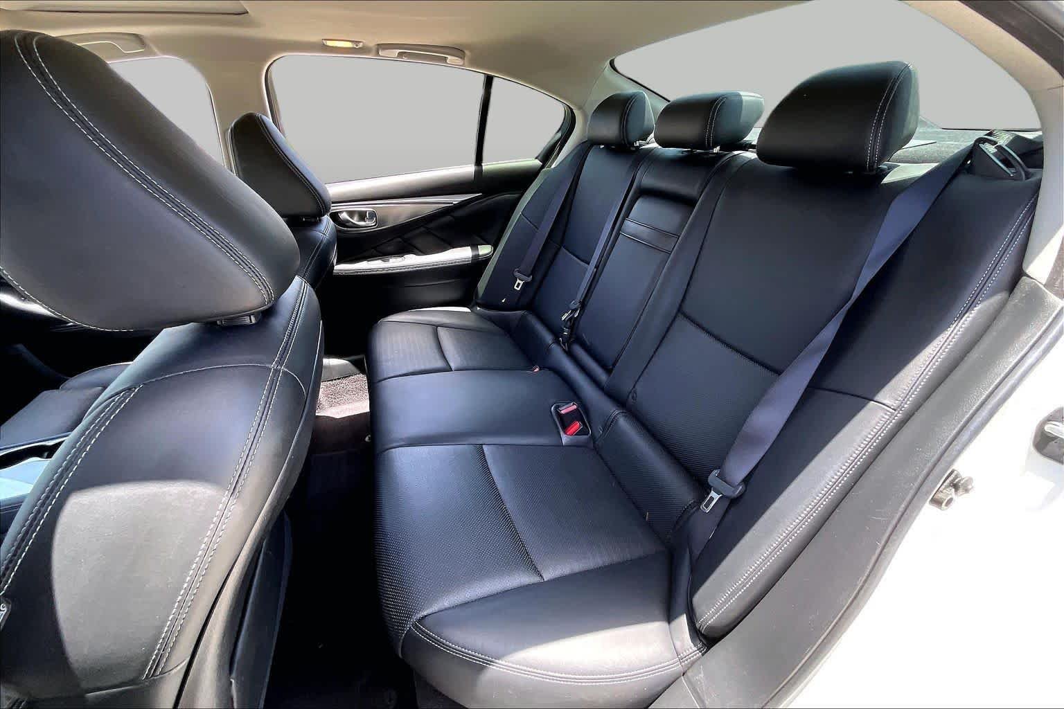 Used 2019 Pure White INFINITI 3.0t Signature Edition image 19