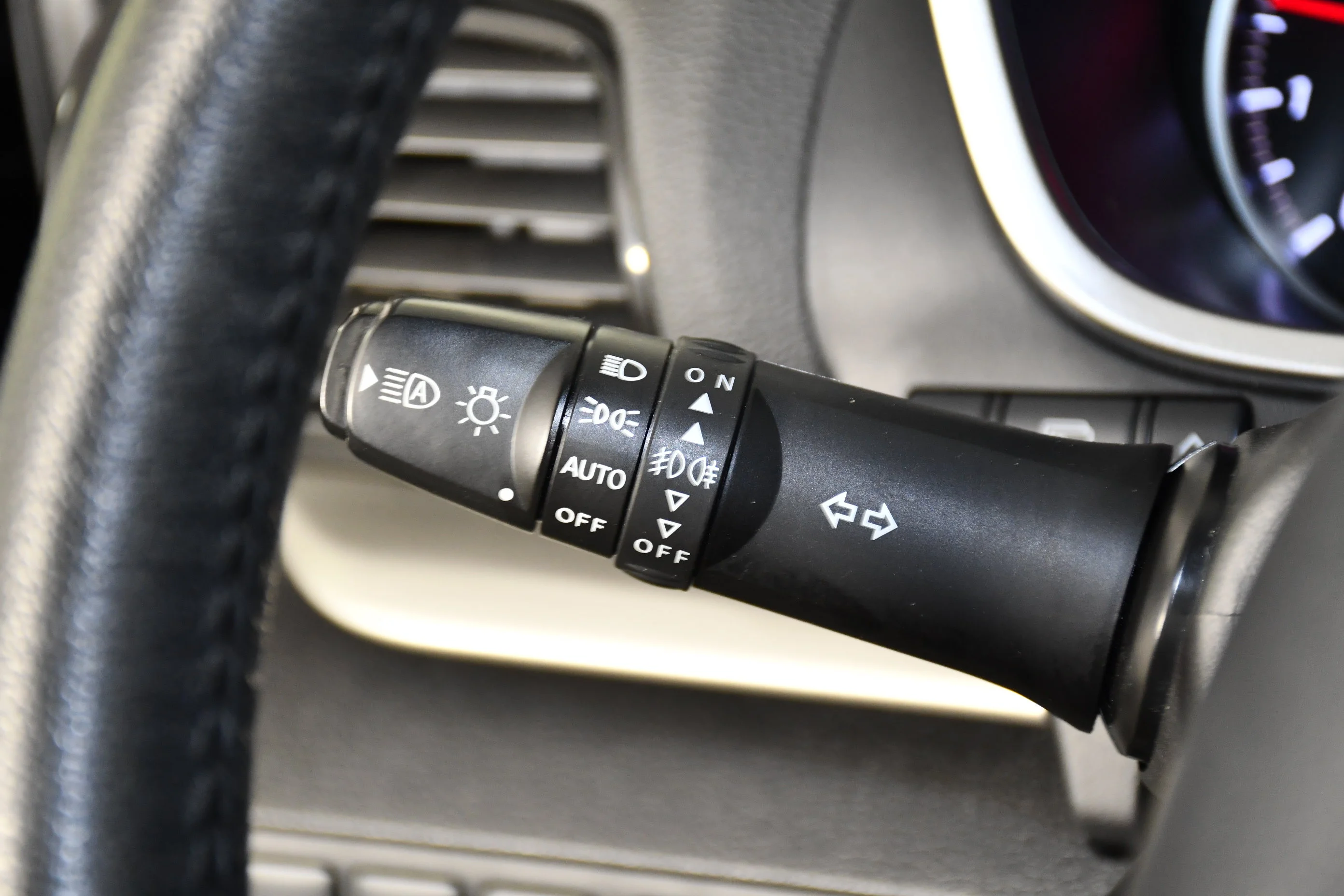 Certified Used 2025 Black Mitsubishi SE image 22