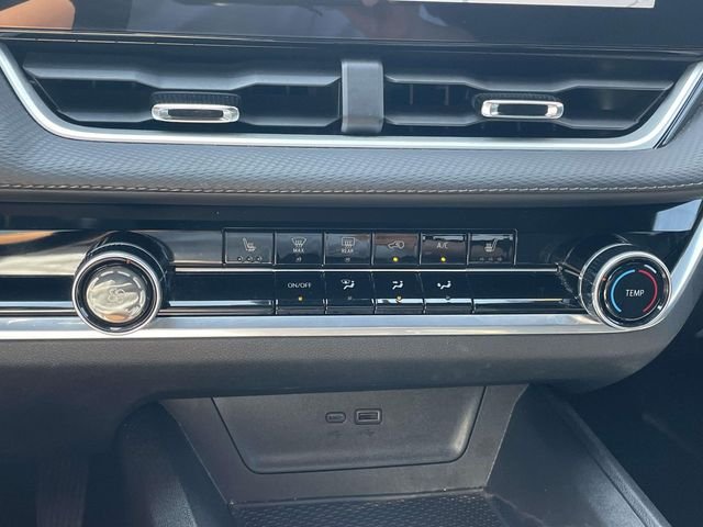 Used 2025 Gray Chevrolet LT image 27