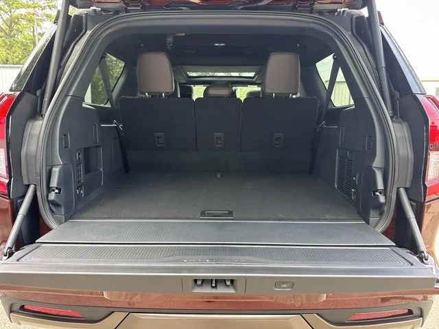 New 2027 Bronze Fire Metallic Tinted Clearcoat Ford MAX King Ranch® image 17
