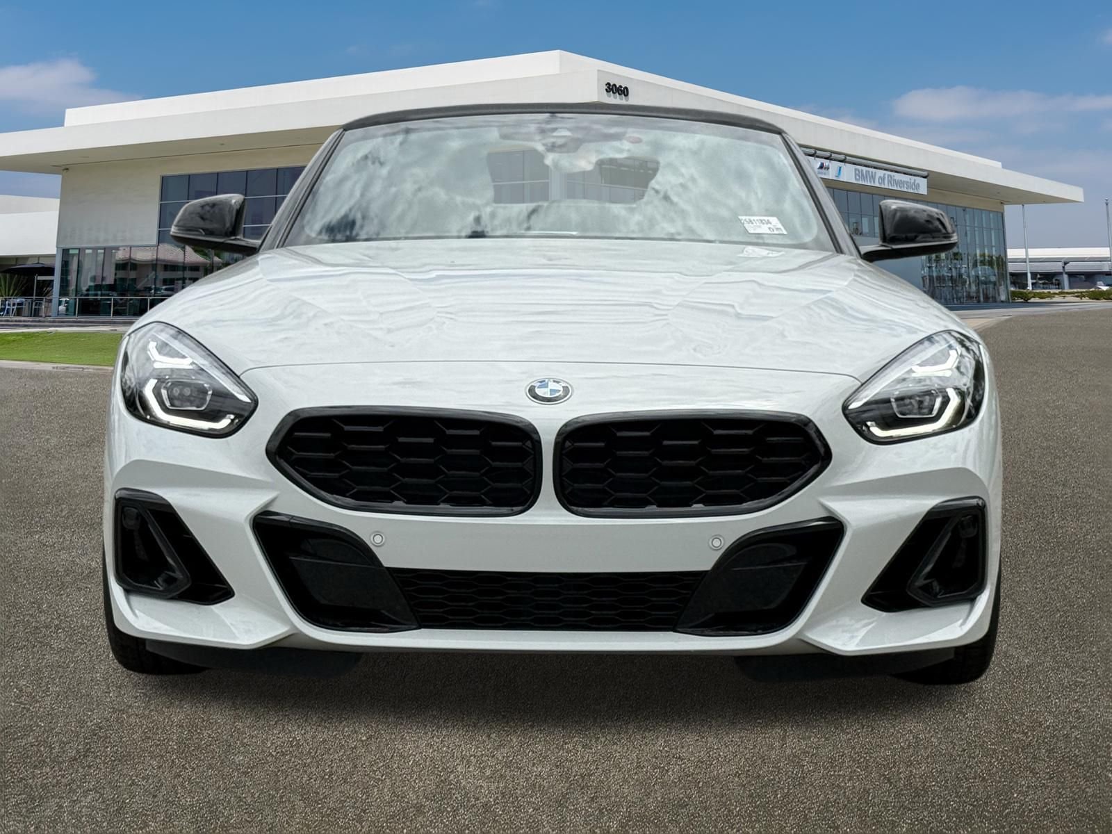 New 2026 Alpine White BMW sDrive30i image 3
