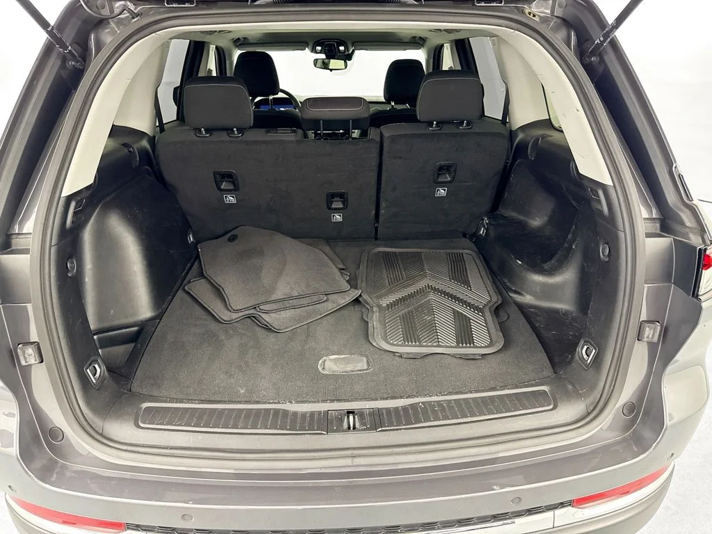 Used 2024 Gray Jeep Laredo X image 27