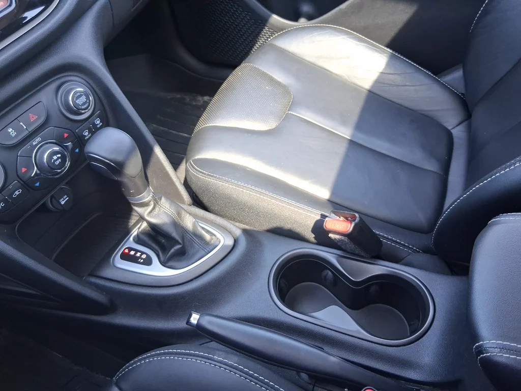 Used 2014 Blue Dodge Limited image 22