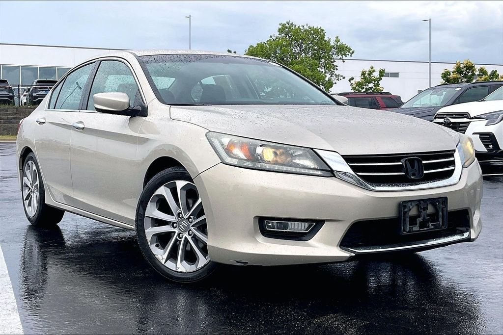Used 2013 Beige Honda Sport image 32