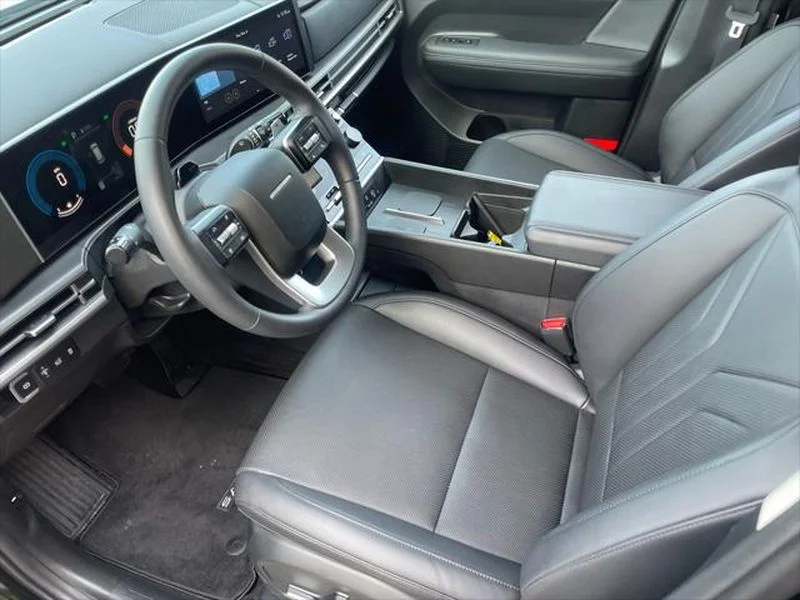 Used 2025 Phantom Black Hyundai SEL image 11