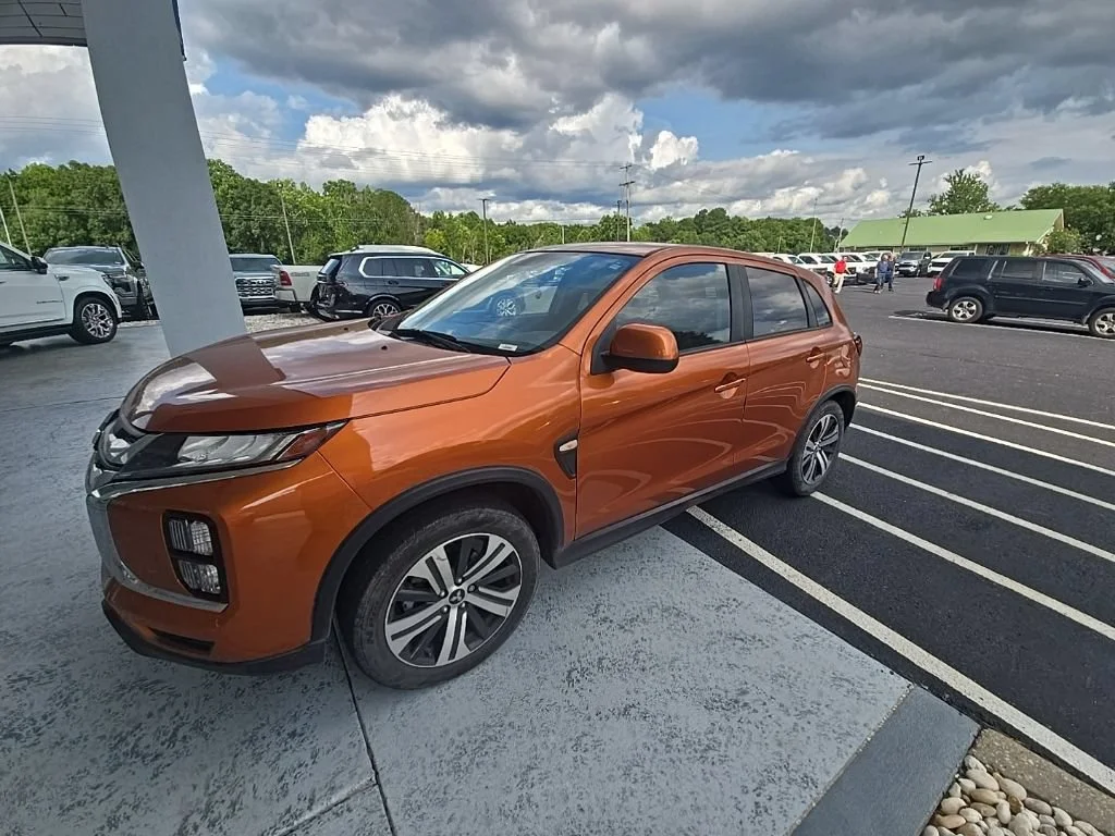 Used 2022 Orange Mitsubishi ES image 1