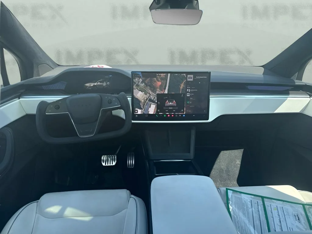 Used 2022  Tesla Plaid image 10