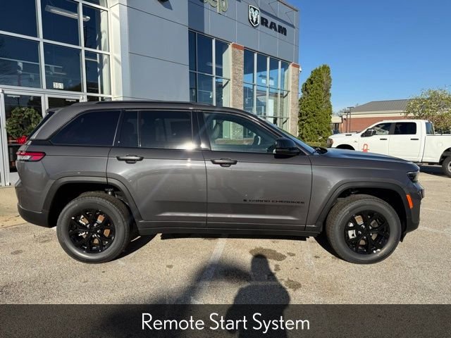 New 2025 Baltic Gray Metallic Clear-Coat Exterior Paint Jeep Altitude X image 7