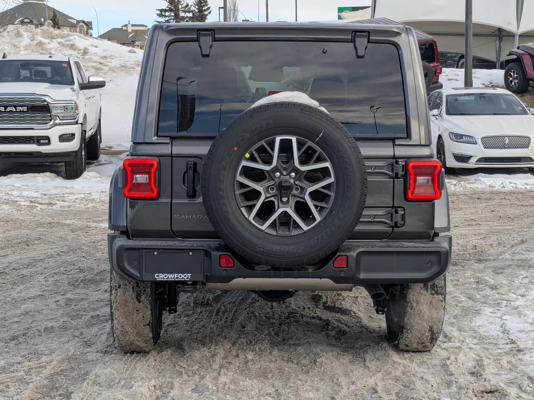 New 2026 Grey Jeep Sahara - - 4x4 - McKinley Leather - Body-Color Top - Alpine Audio - Remote Start & More! image 7