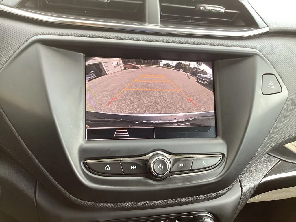 Used 2023 Summit White Chevrolet LT image 32