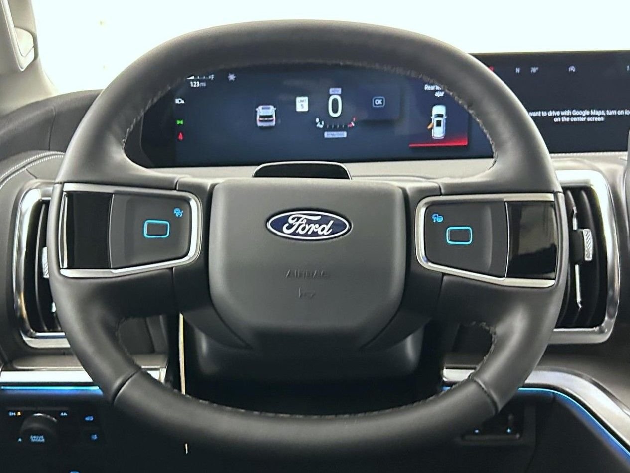 New 2027 Glacier Gray Metallic Tri-Coat Ford Platinum image 12