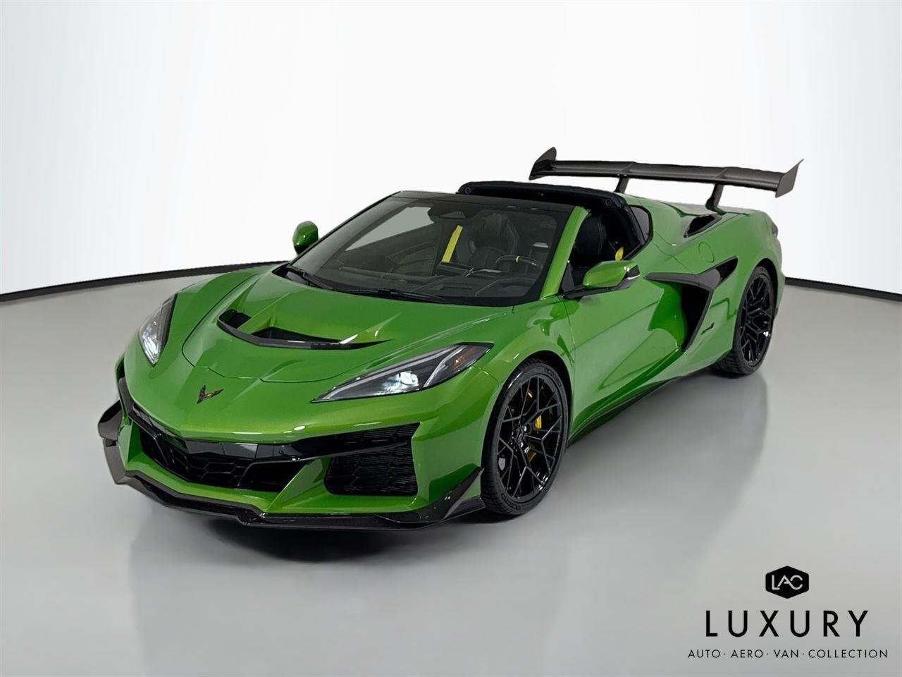 Used 2026 Roswell Green Metallic Chevrolet ZR1 | Carbon Fiber Aero Pkg | Front Lift | Carbon Flash Wheels image 4