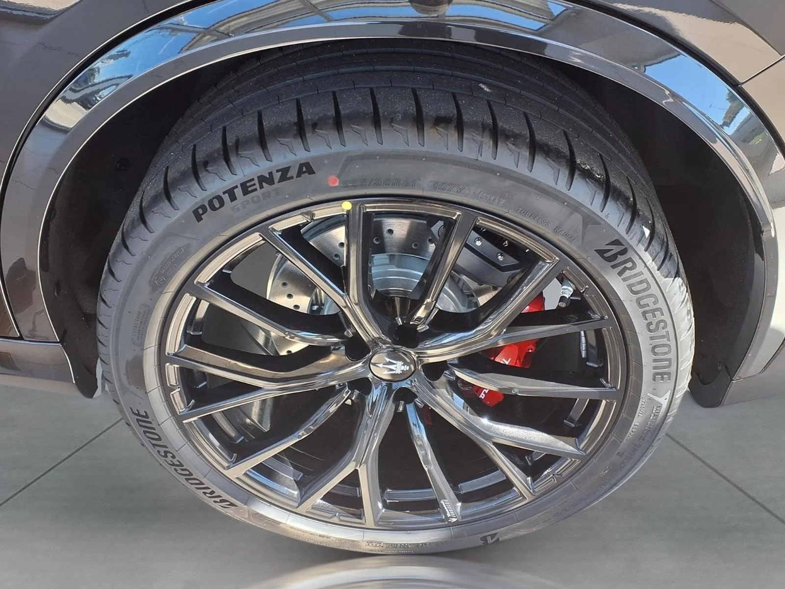 New 2026 NERO-TEMPESTA Maserati Trofeo image 7