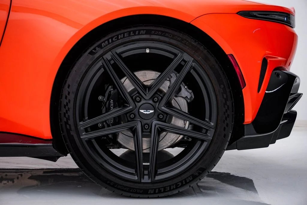 Used 2025 Synapse Orange Aston Martin Coupe image 15