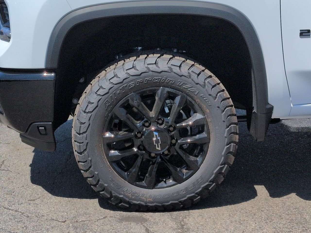 New 2026 Summit White Chevrolet LTZ image 34