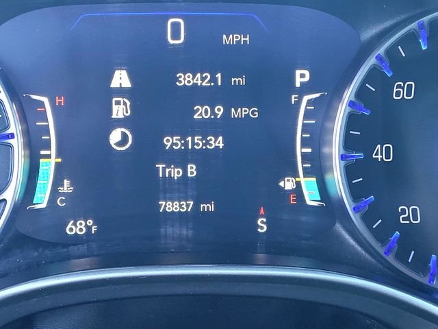Used 2023 White Chrysler Touring L image 19