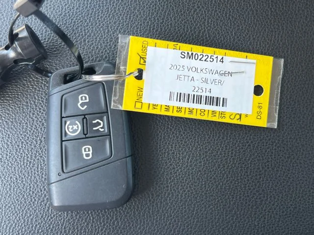 Used 2025  Volkswagen 1.5T SE image 41