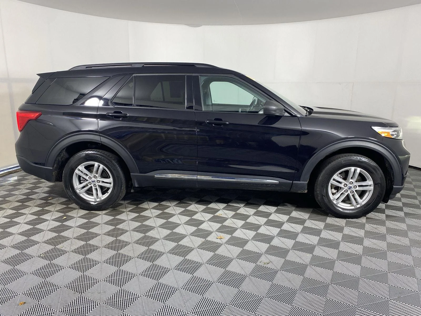 Used 2024 Agate Black Ford XLT image 27
