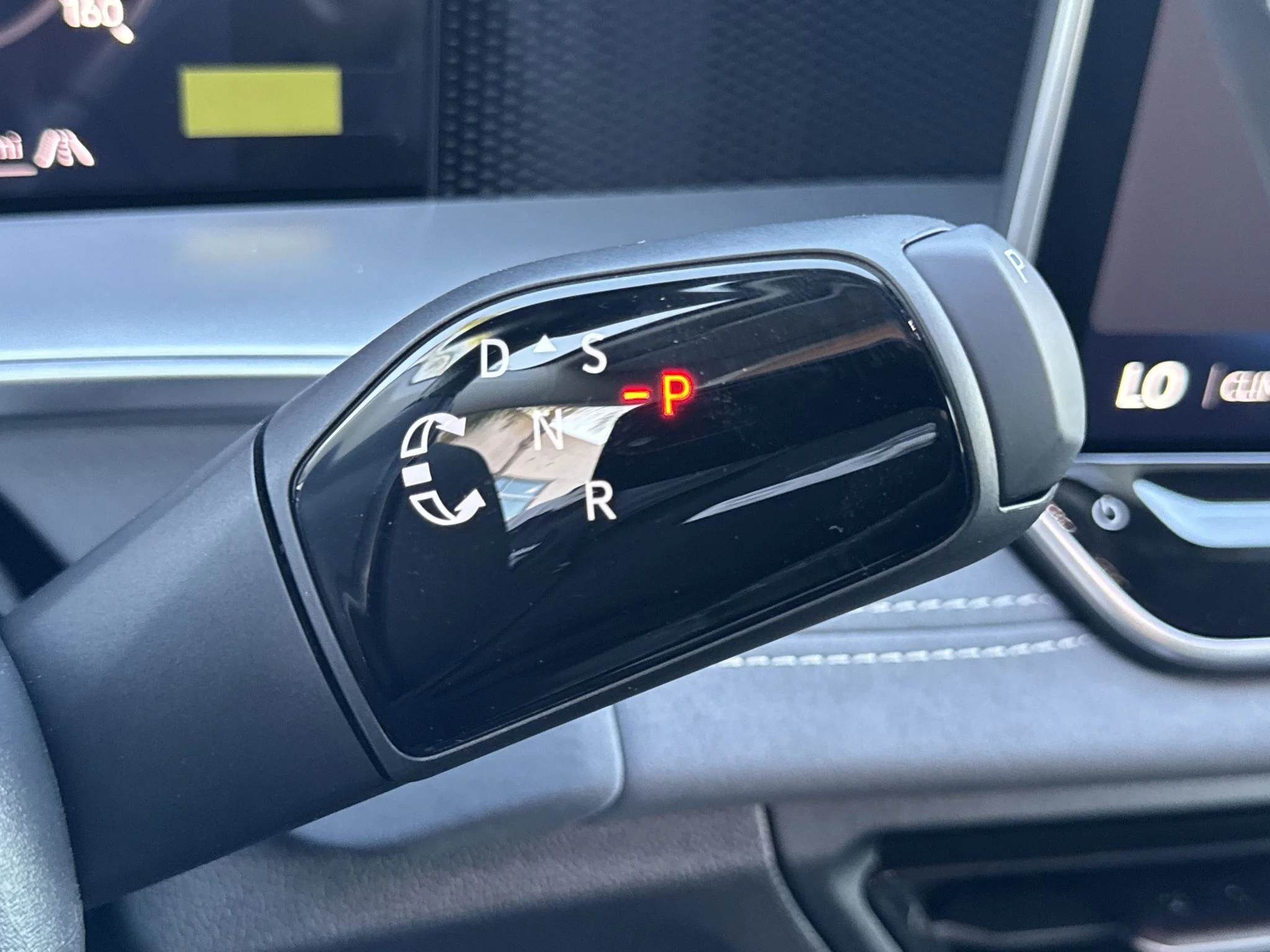 New 2026 Pure White Volkswagen SE image 28