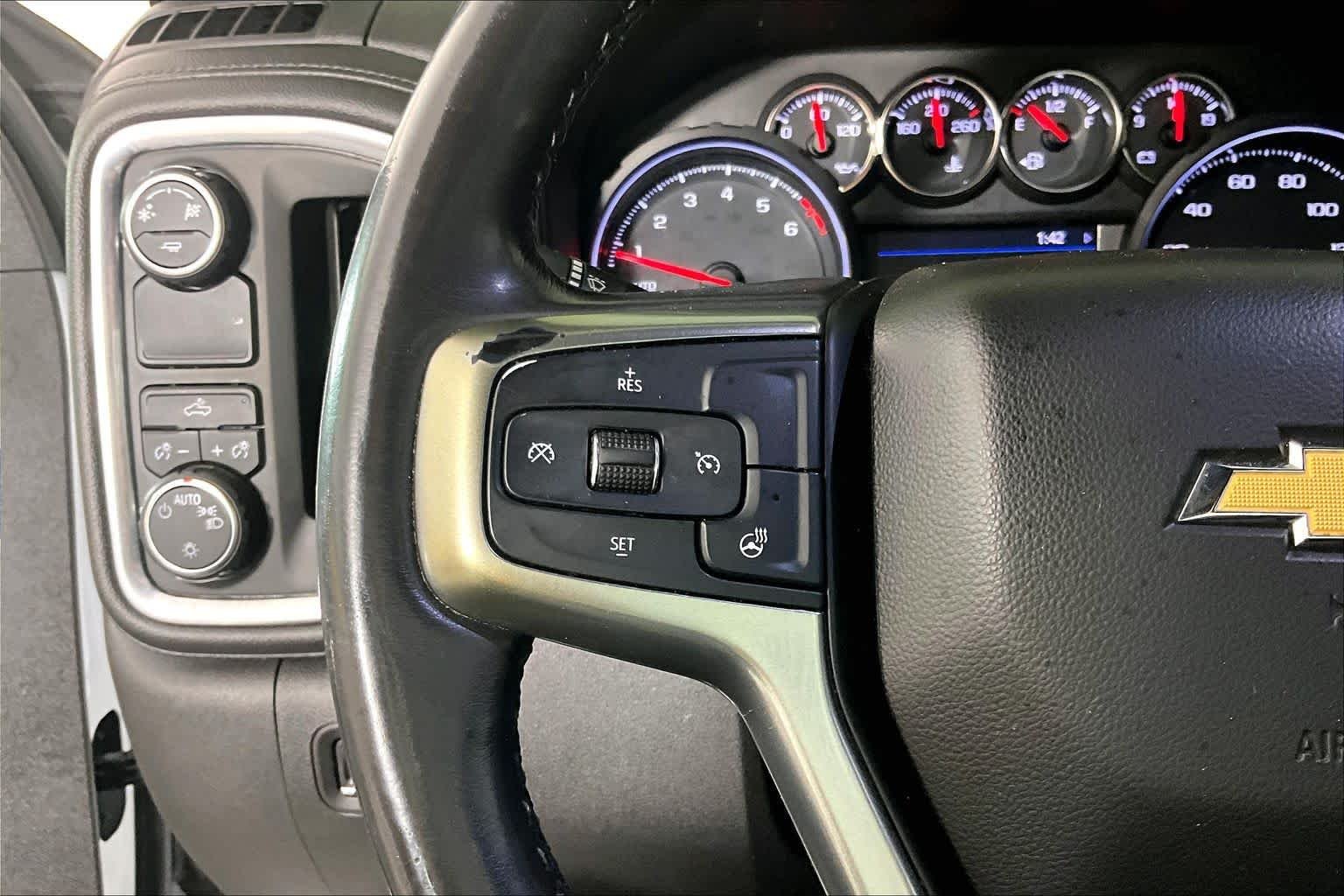 Used 2019 Summit White Chevrolet LT image 23