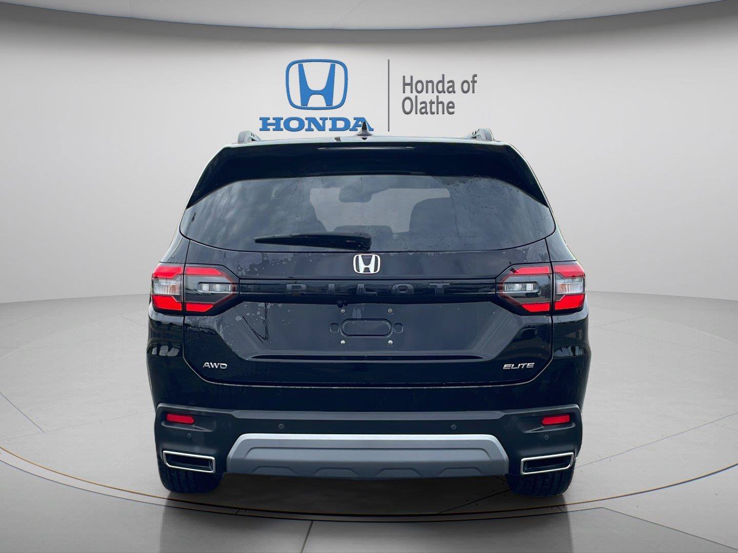 Certified Used 2025 Crystal Black Pearl Honda AWD Elite image 32