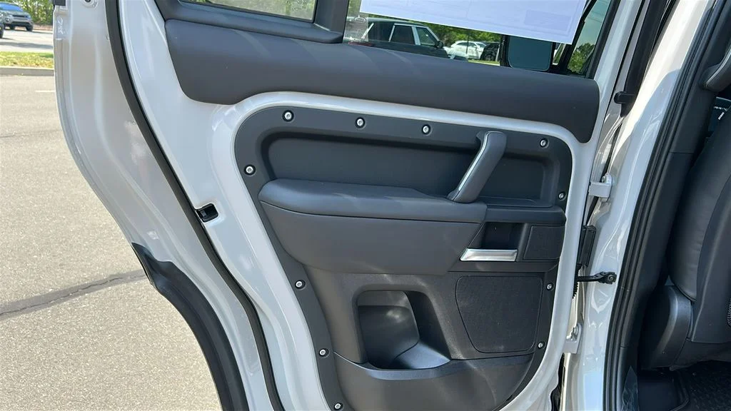 New 2026 Borasco Grey LAND ROVER X-Dynamic SE image 22