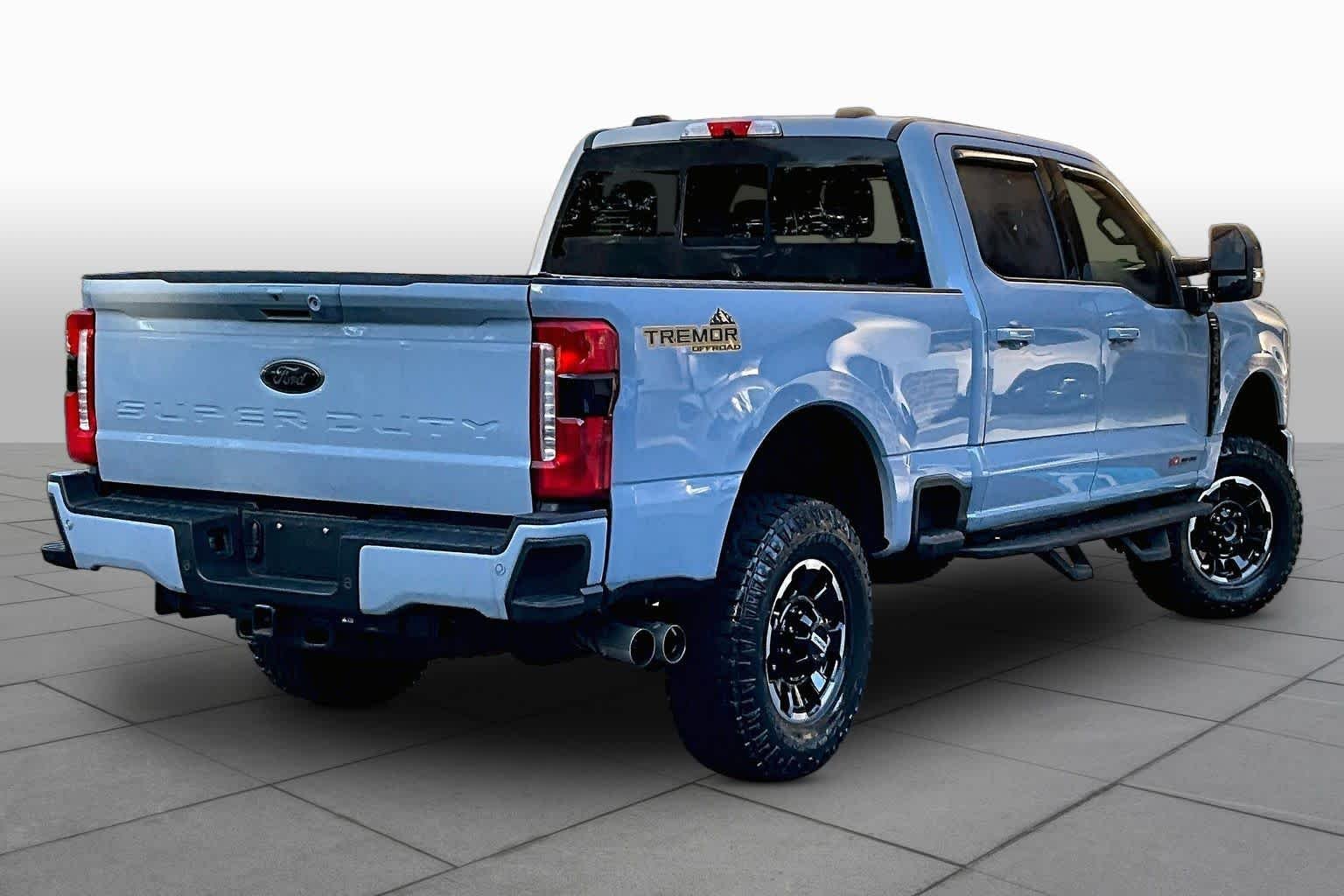 Used 2025 Glacier Gray Metallic Tri-Coat Ford LARIAT image 13