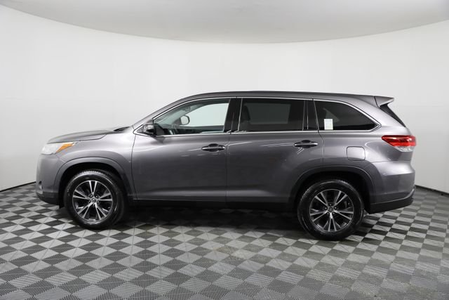 2019 Toyota Highlander LE - Photo 37