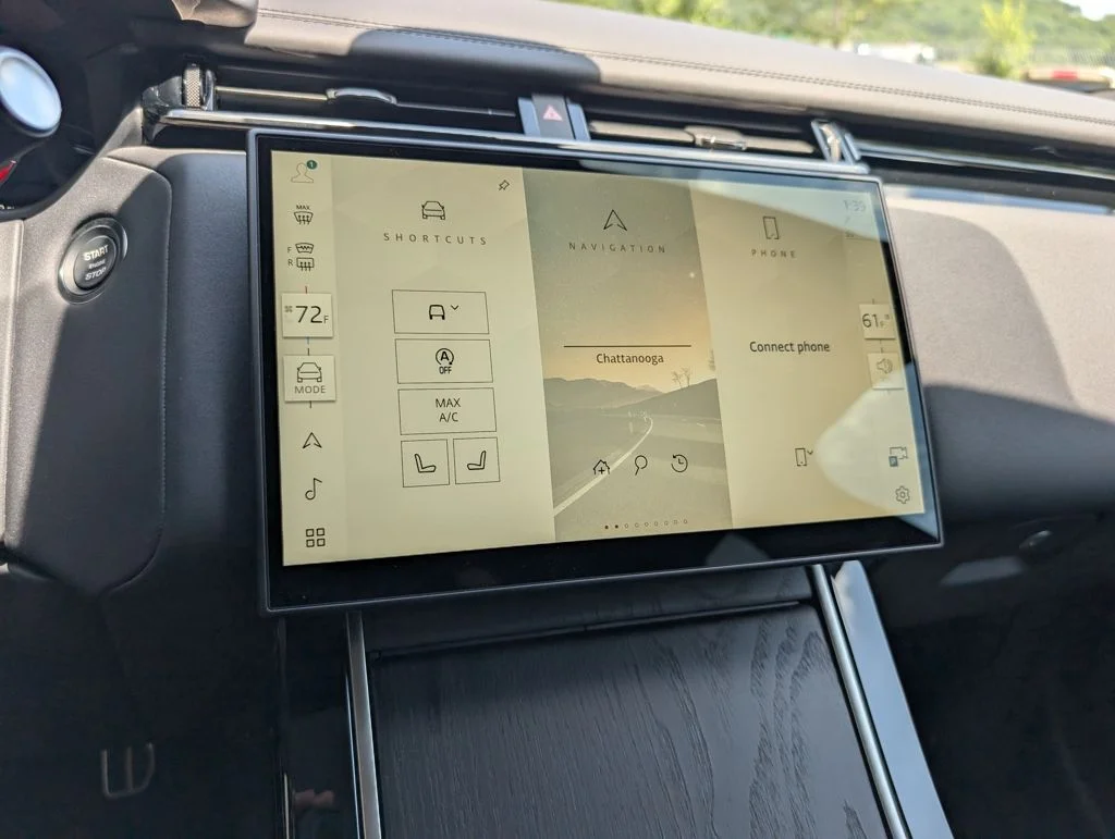 New 2026 Arroios Grey Land Rover Dynamic SE image 26