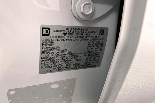 Used 2025 Summit White GMC AT4X image 43