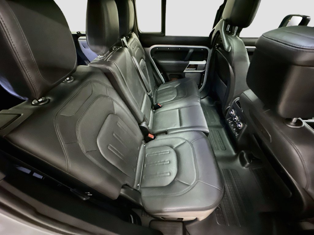 Used 2022 Silver Land Rover XS Edition image 28