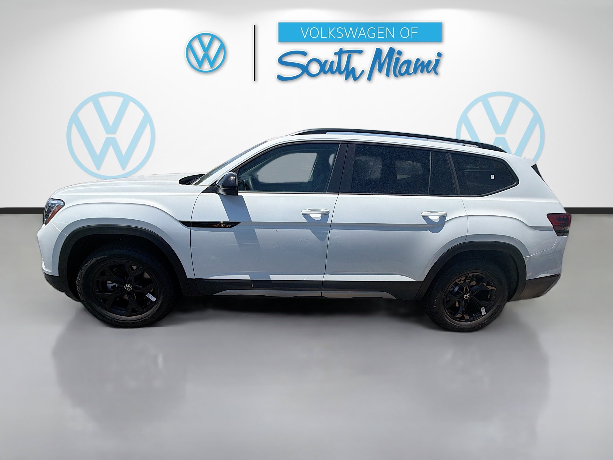 New 2026 White Pearl Volkswagen 2.0T Peak Edition image 4