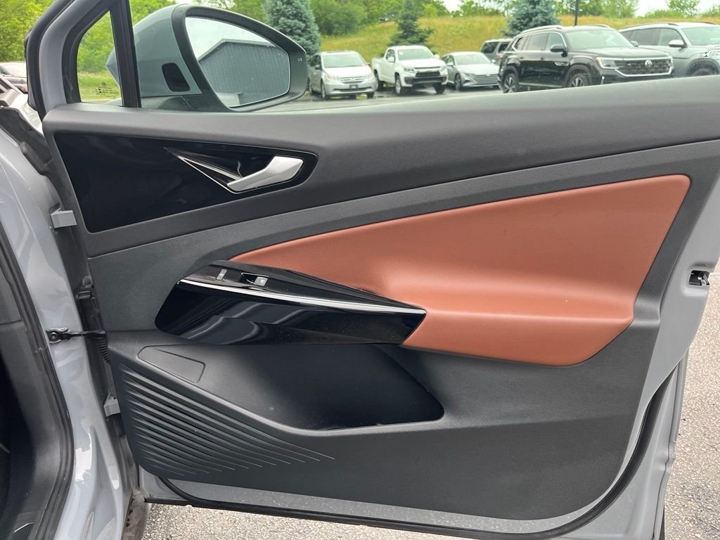 Used 2021 Gray Volkswagen Pro S image 11