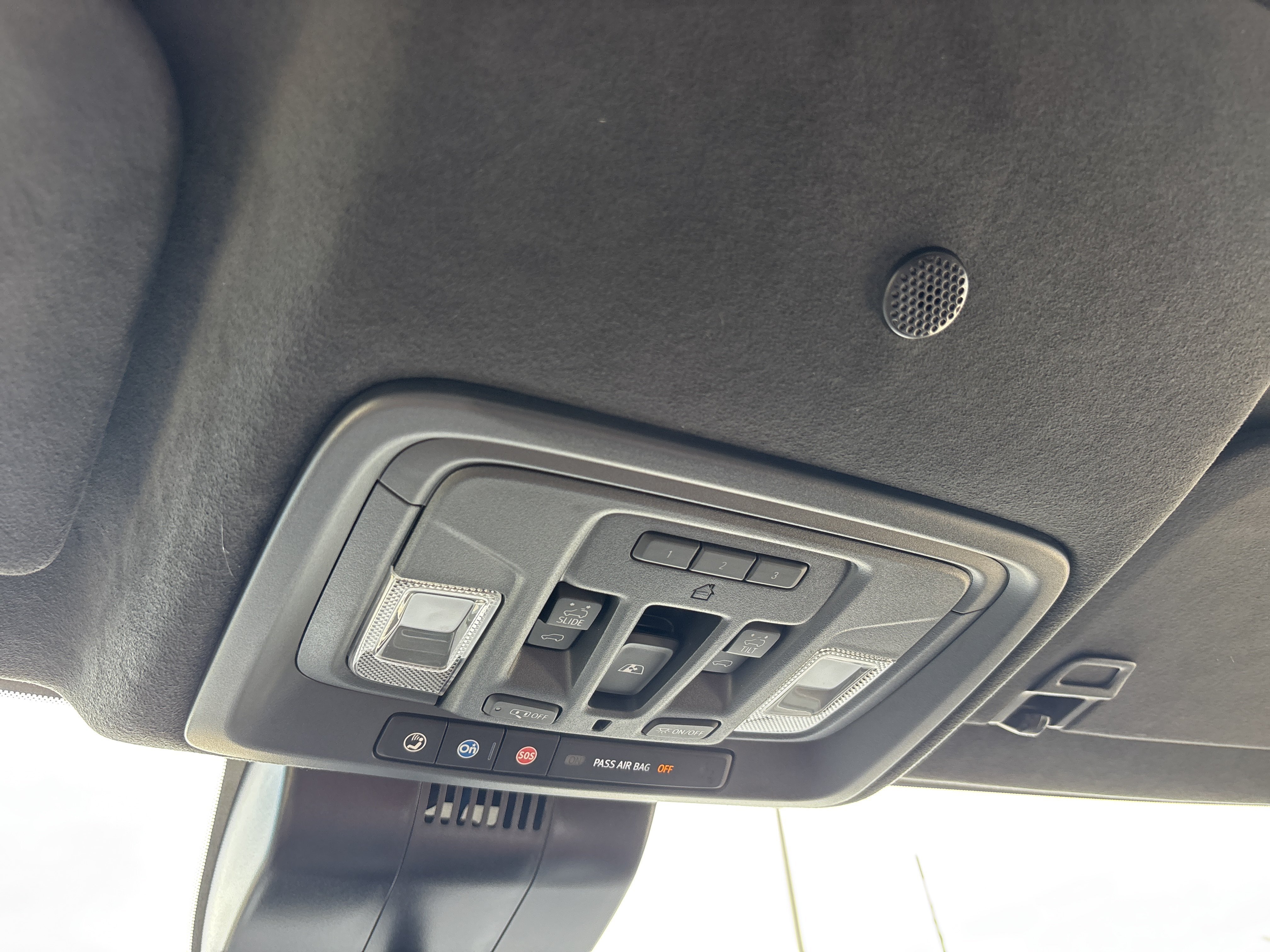 Used 2025 Sterling Metallic GMC Denali Ultimate image 47