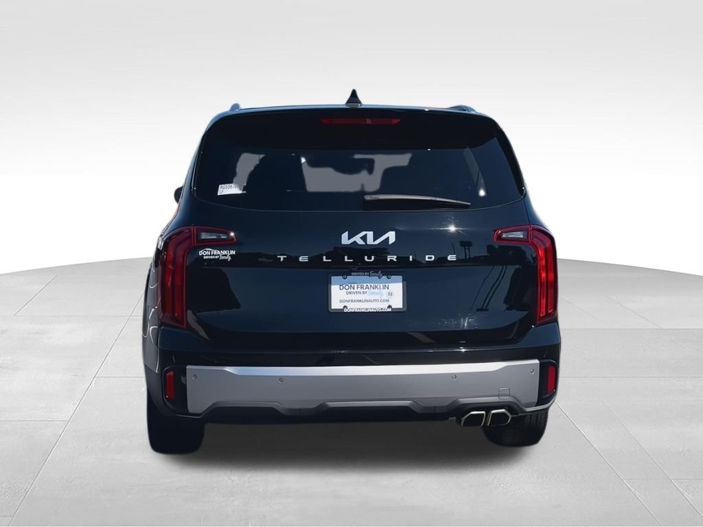 Used 2024 Black Kia S image 7