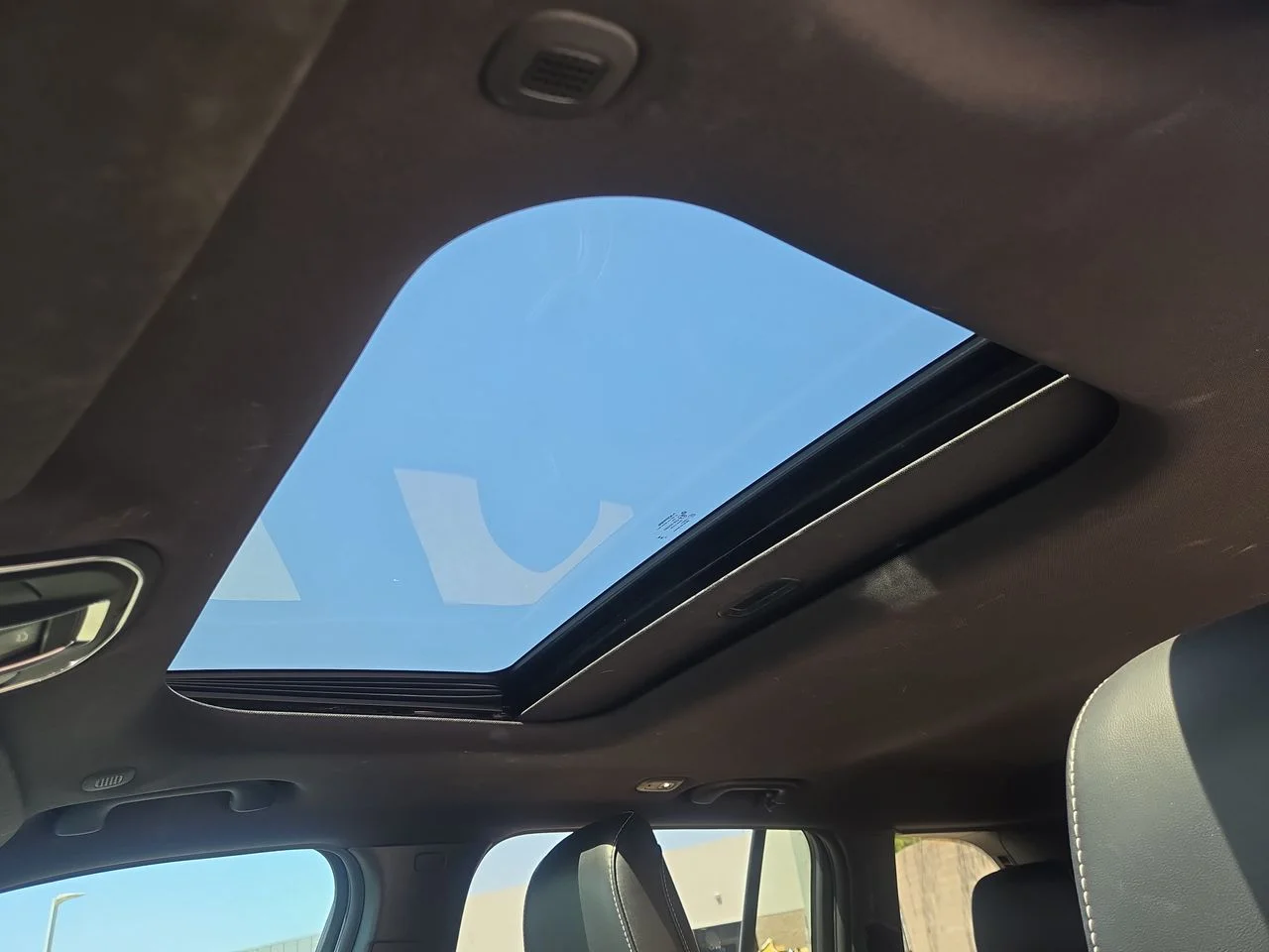 Used 2023 Bright White Clearcoat Jeep Altitude X image 17