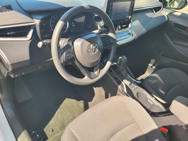 Used 2022 White Toyota LE image 12