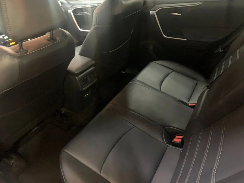Used 2021  Toyota XLE Premium image 13