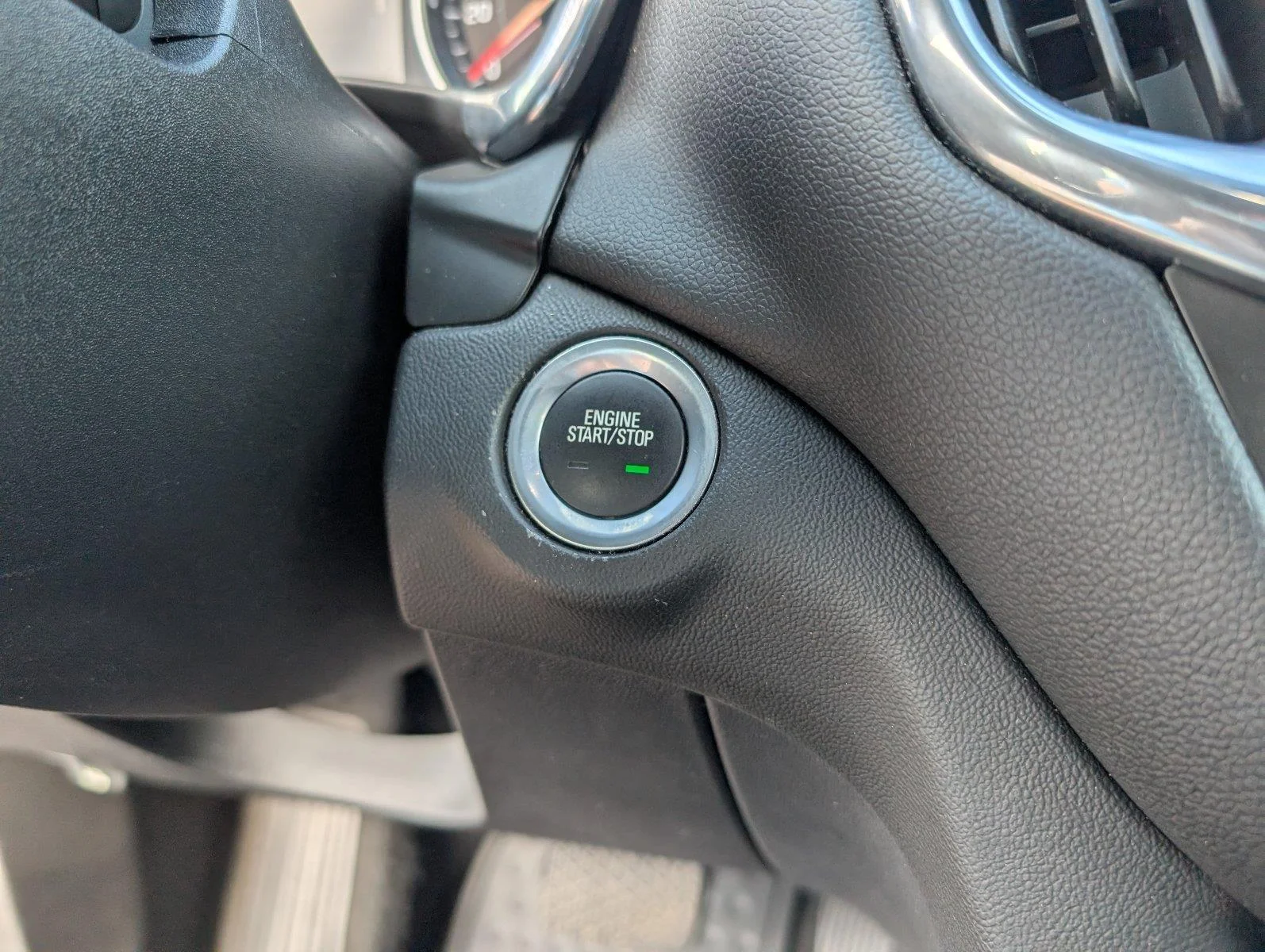Used 2019 MOSAIC BLACK METALLIC Chevrolet LT image 22