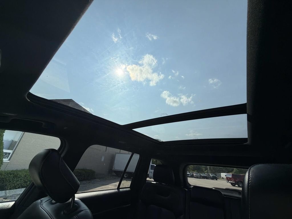 Used 2024 White Jeep 4xe image 37