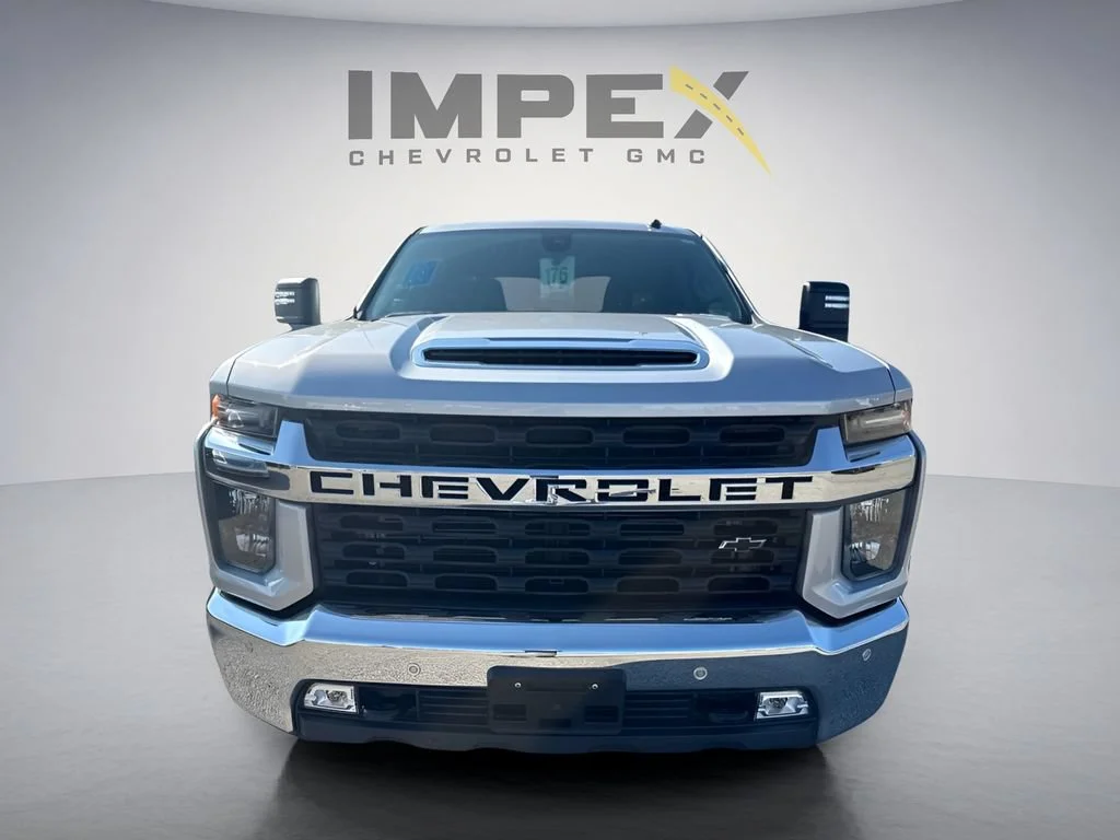 Used 2023 Silver Ice Metallic Chevrolet LT image 8