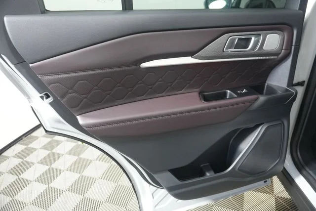 New 2027 Avalanche Gray Ford Platinum™ image 28