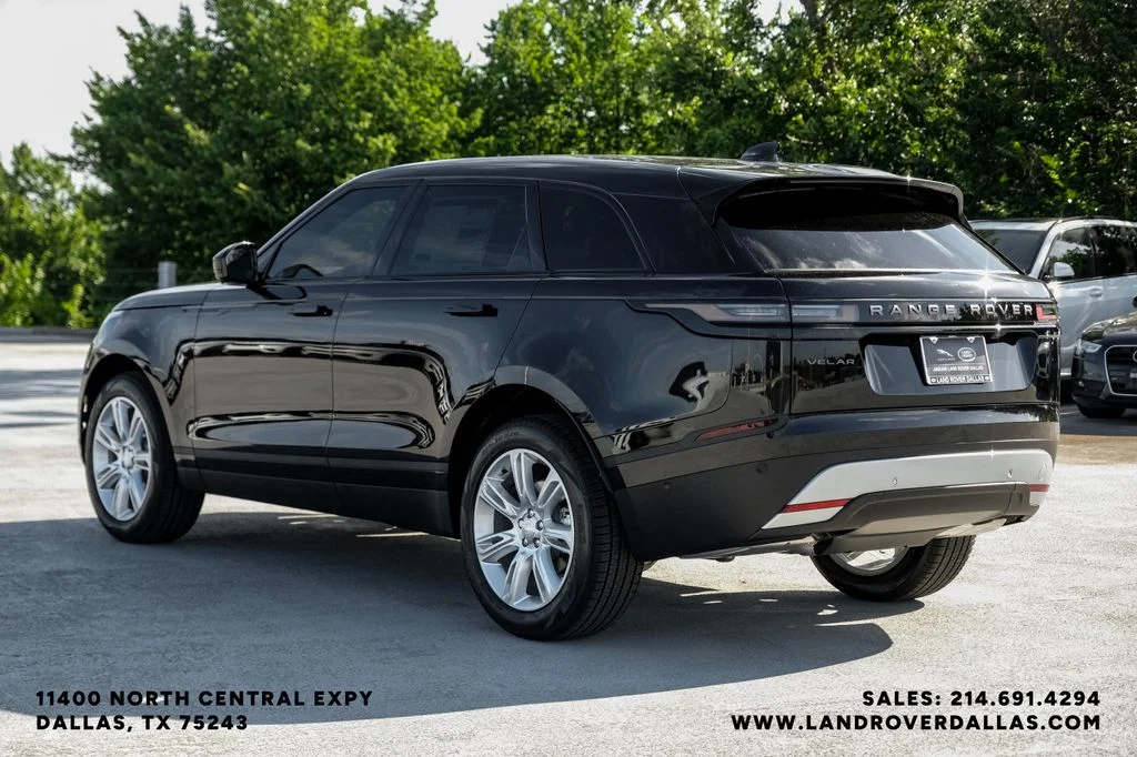 New 2026 Santorini Black Metallic Land Rover S image 8
