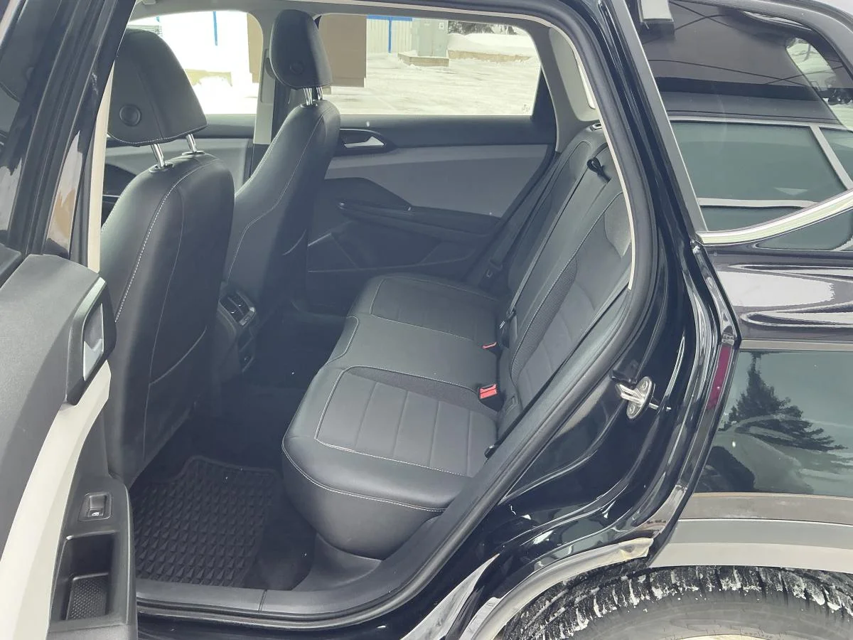 Used 2022 Grey Volkswagen Comfortline image 33