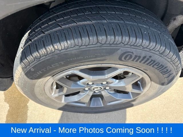 Used 2021 Gray Ford Badlands image 9