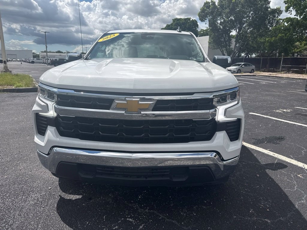 Used 2025 White Chevrolet LT image 2
