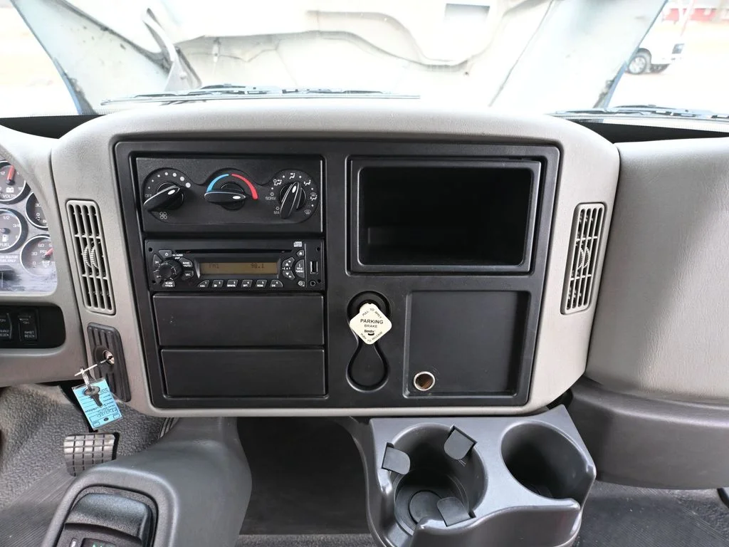 Used 2013 Blue International Series 4400 image 31