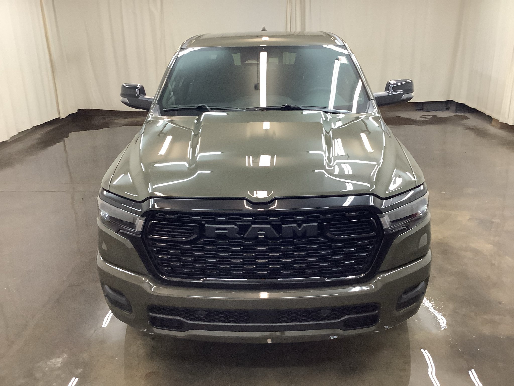 New 2027 Tank Exterior Paint RAM BIG HORN image 2